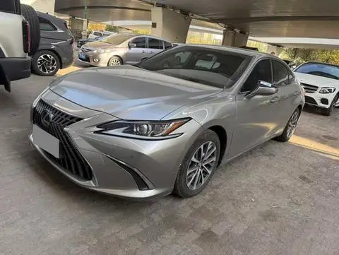 Lexus ES 2022