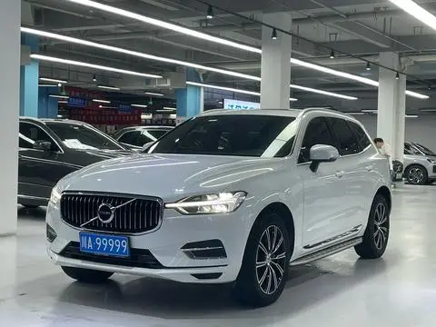 Volvo XC60 2021 — фото 1