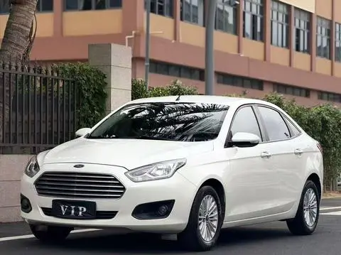 Ford Escort 2015 — фото 1