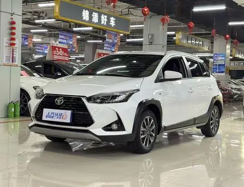 Toyota YARIS L 2022 — фото 1