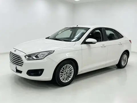 Ford Escort 2015 — фото 1