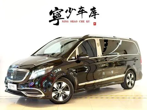 Mercedes-Benz V-Class 2022 — фото 1