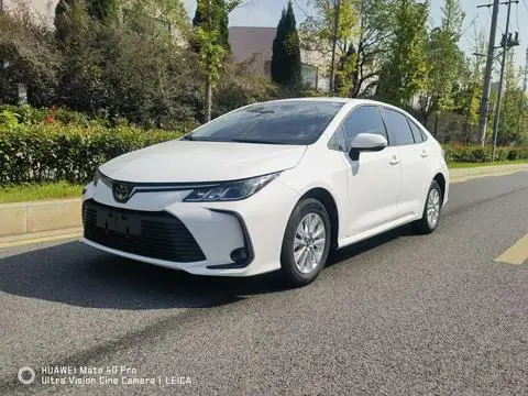 Toyota Corolla 2021 — фото 1