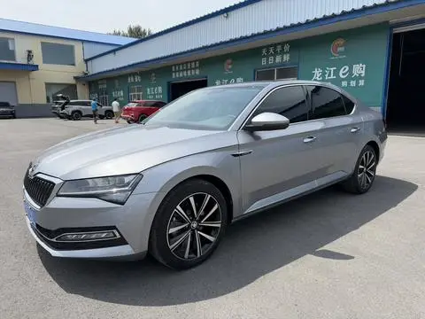 Skoda Superb 2025