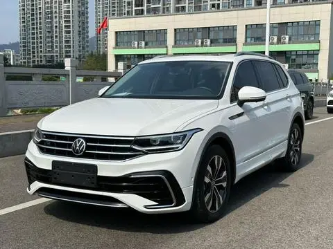 Volkswagen Tiguan L 2024 — фото 1