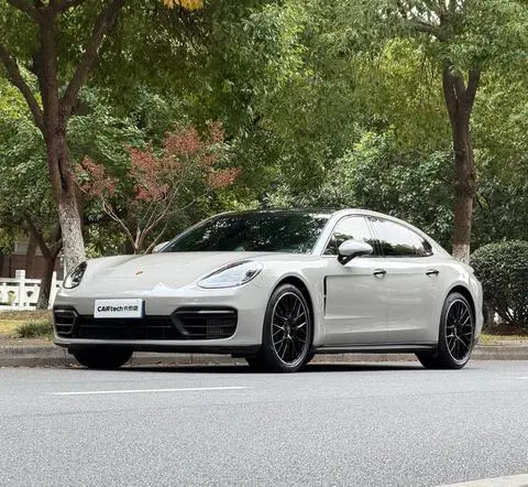 Porsche Panamera 2023