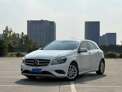 Mercedes-Benz A-Class 2015 — фото 1