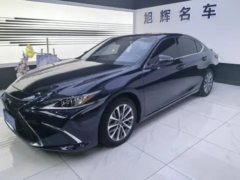 Lexus ES 2022