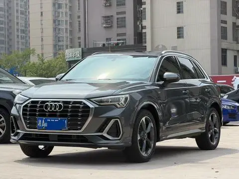 Audi Q3 2022 — фото 1
