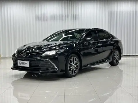 Toyota Camry 2021 — фото 1