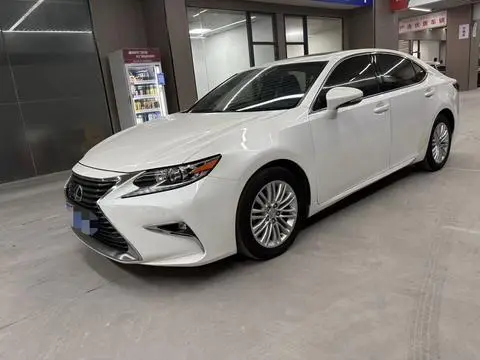 Lexus ES 2016