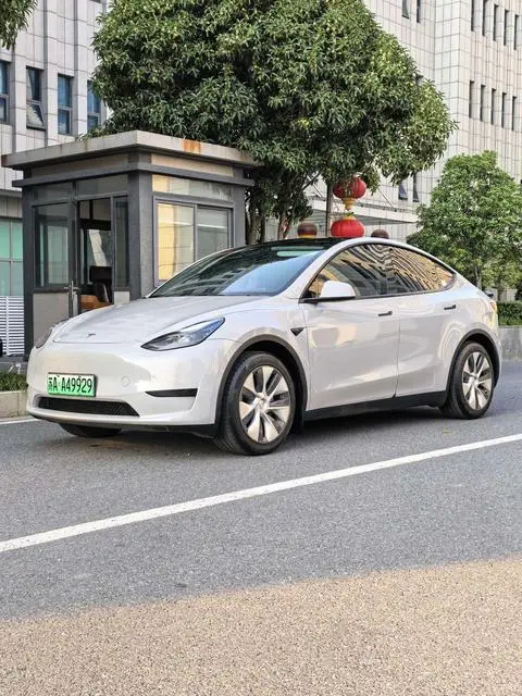 Tesla Model Y 2022 — фото 1
