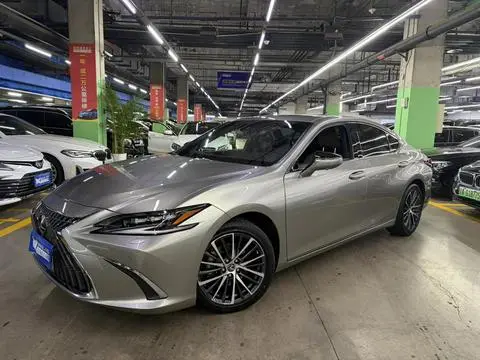Lexus ES 2022
