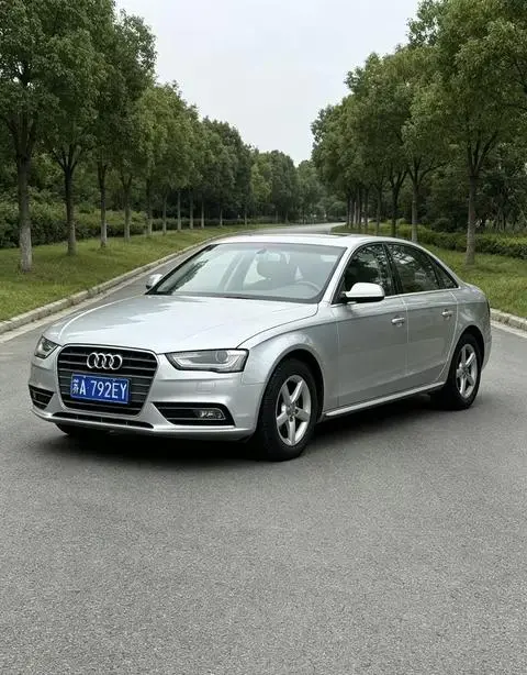 Audi A4L 2013 — фото 1