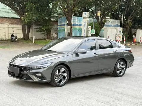 Hyundai Elantra 2023 — фото 1