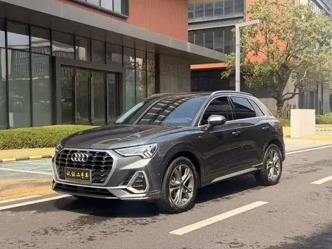 Audi Q3 2023 — фото 1