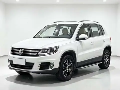 Volkswagen Tiguan 2015 — фото 1