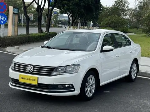 Volkswagen Lavida 2015 — фото 1