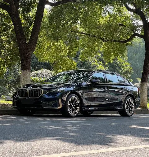 BMW 5 Series 2025