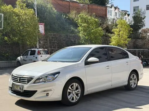 Peugeot 408 2018 — фото 1