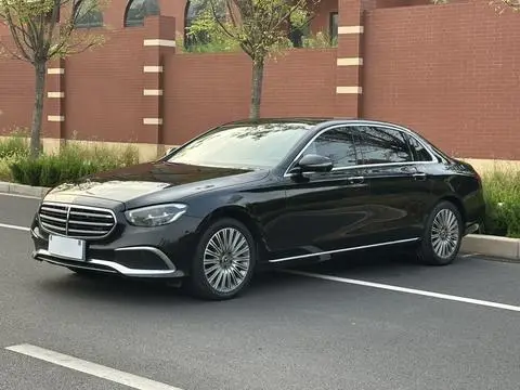 Mercedes-Benz E-Class 2022 — фото 1