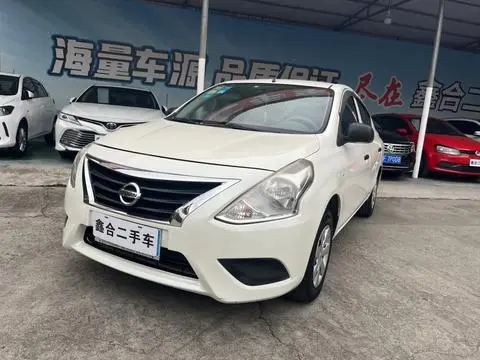 Nissan 阳光 2015 — фото 1