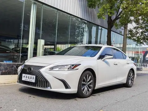 Lexus ES 2018