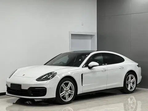 Porsche Panamera 2023