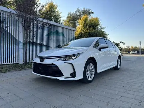 Toyota Corolla 2021 — фото 1