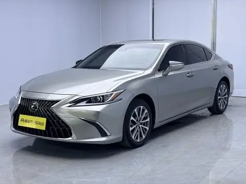 Lexus ES 2022