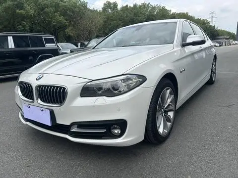 BMW 5 Series 2017 — фото 1