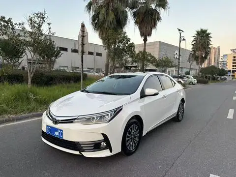 Toyota Corolla 2017 — фото 1