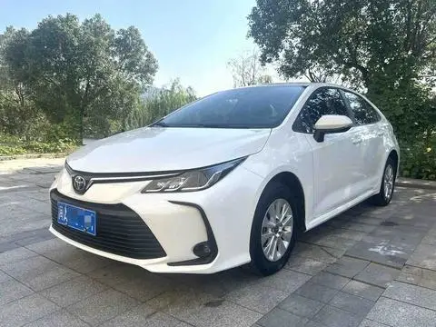 Toyota Corolla 2024 — фото 1