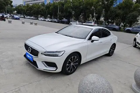 Volvo S60 2022