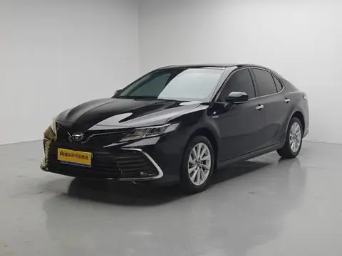 Toyota Camry 2022 — фото 1