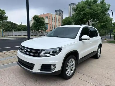 Volkswagen Tiguan 2015 — фото 1