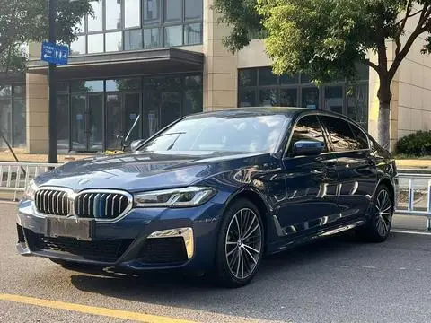 BMW 5 Series 2021 — фото 1