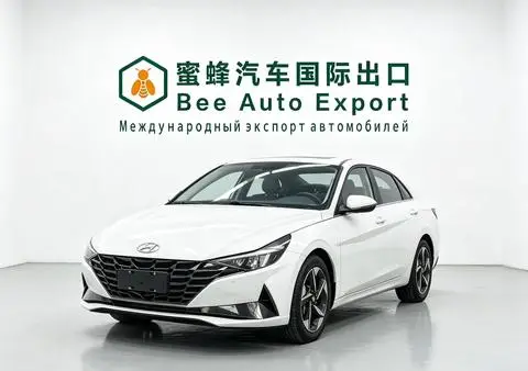 Hyundai Elantra 2022 — фото 1