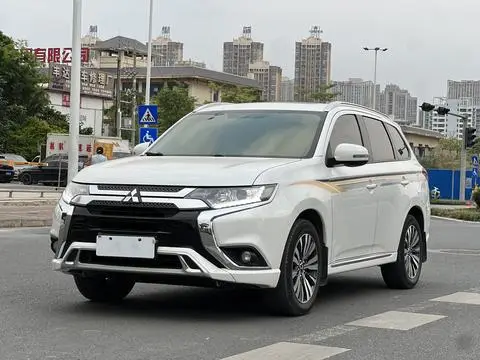 Mitsubishi 欧蓝德 2021