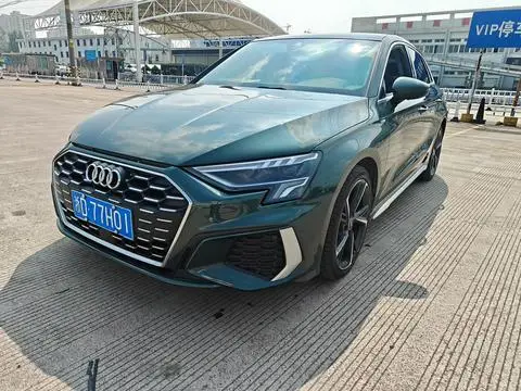 Audi A3 2022 — фото 1