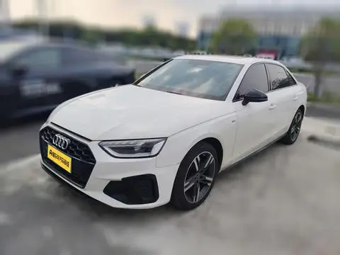 Audi A4L 2022 — фото 1