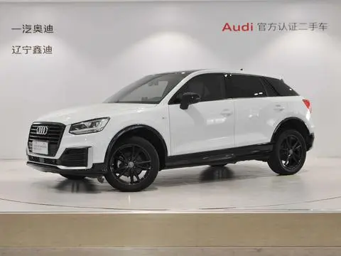 Audi Q2L 2020 — фото 1