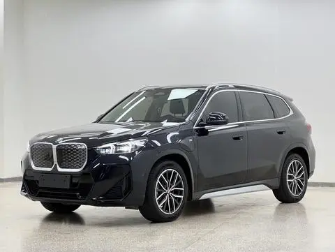 BMW iX1 2025