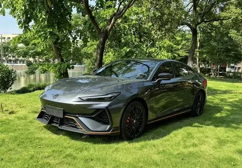 Changan UNI-V 2025
