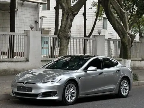Tesla Model S 2016