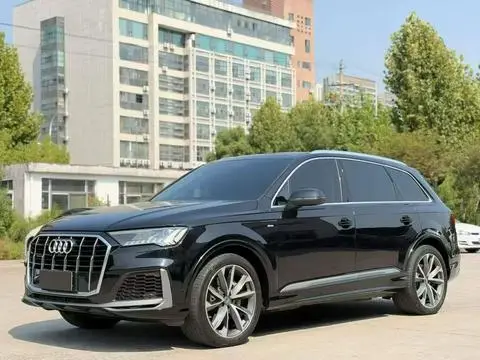 Audi Q7 2020 — фото 1