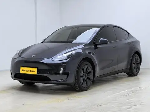 Tesla Model Y 2024 — фото 1