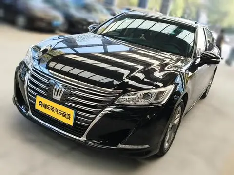 Toyota Crown 2015