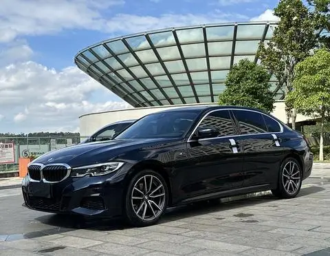 BMW 3 Series 2022 — фото 1