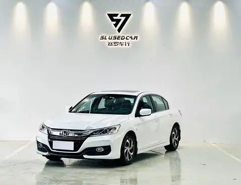 Honda Accord 2016 — фото 1
